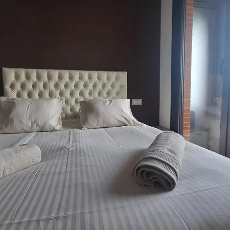 Apartman Piso Zona Hospital 6 Personas