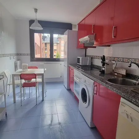 Piso Zona Hospital 6 Personas * Oviedo