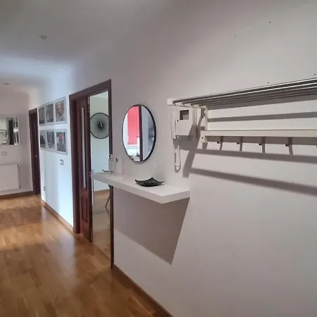 Piso Zona Hospital 6 Personas * Oviedo